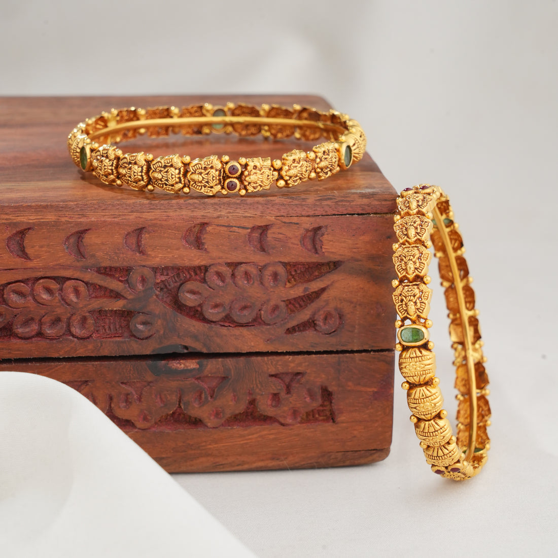 Classy Nagas Pair Bangles