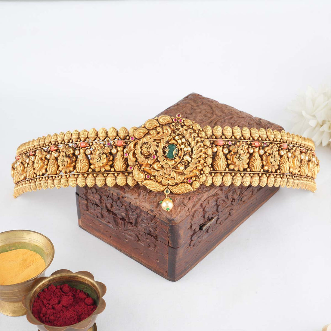 Divanshi Antique Oddiyanam