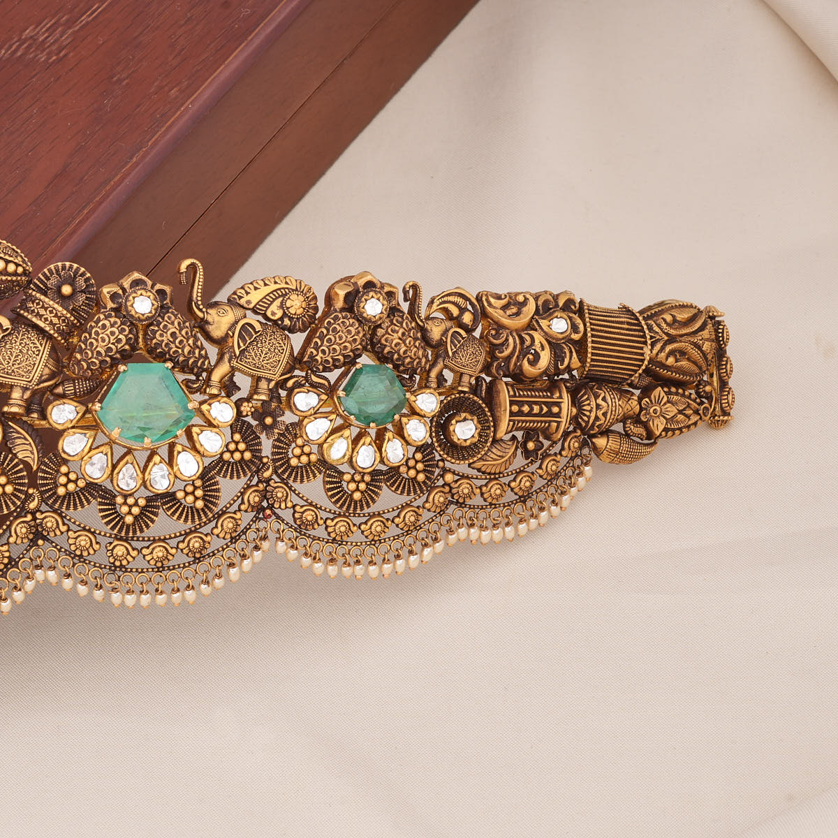 Reyvika Antique Oddiyanam