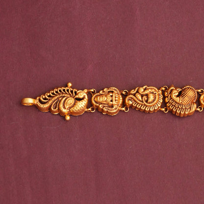 Vedhika Antique Oddiyanam