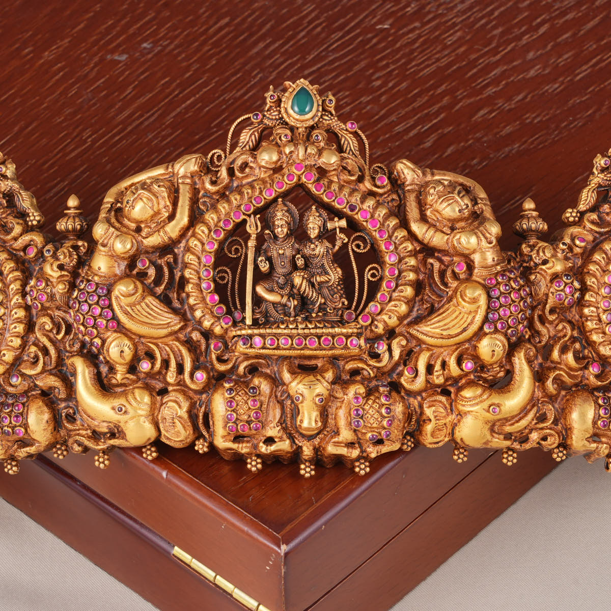 Traditional Siva Parthi Antique Oddiyanam