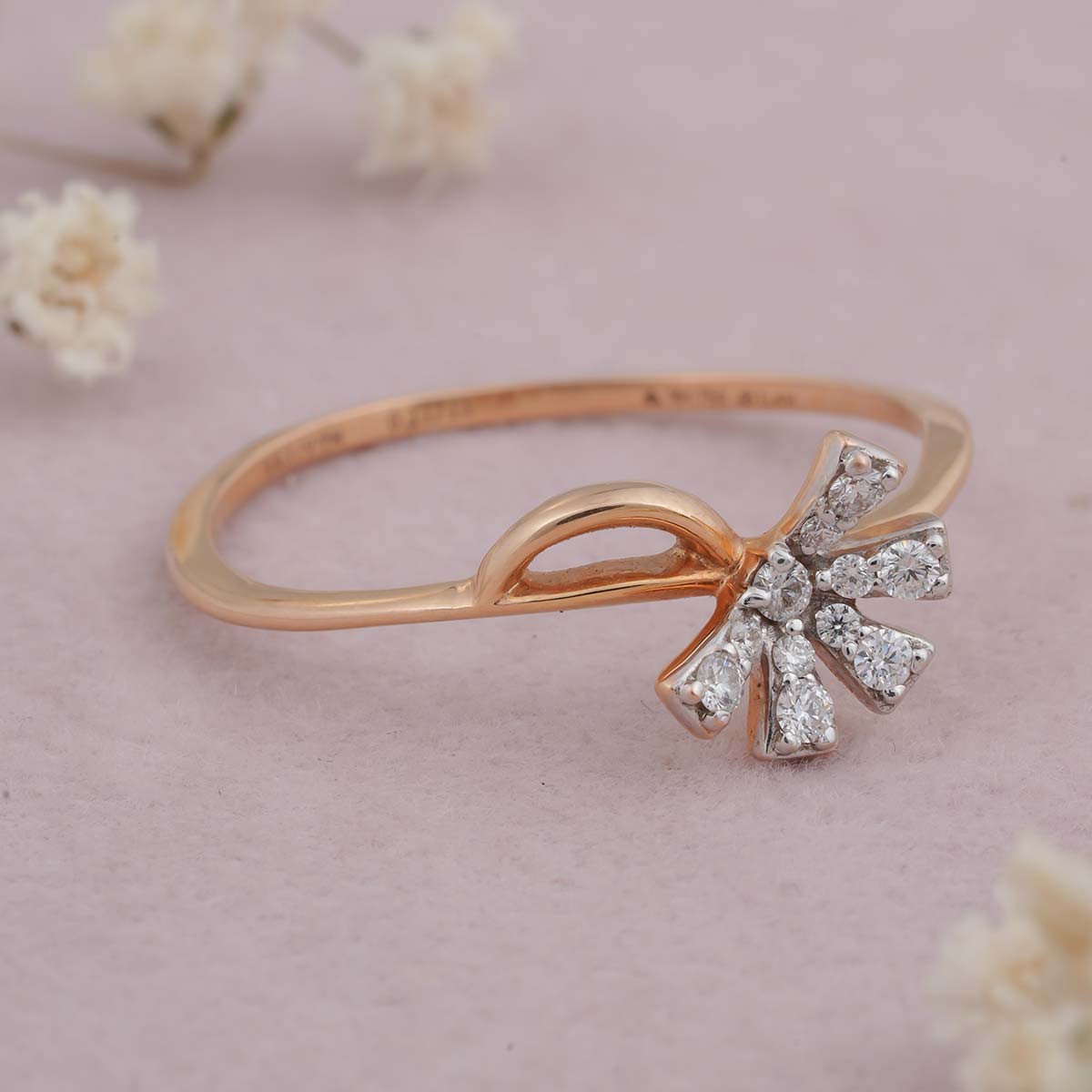 Attractive Floral Diamond Ring