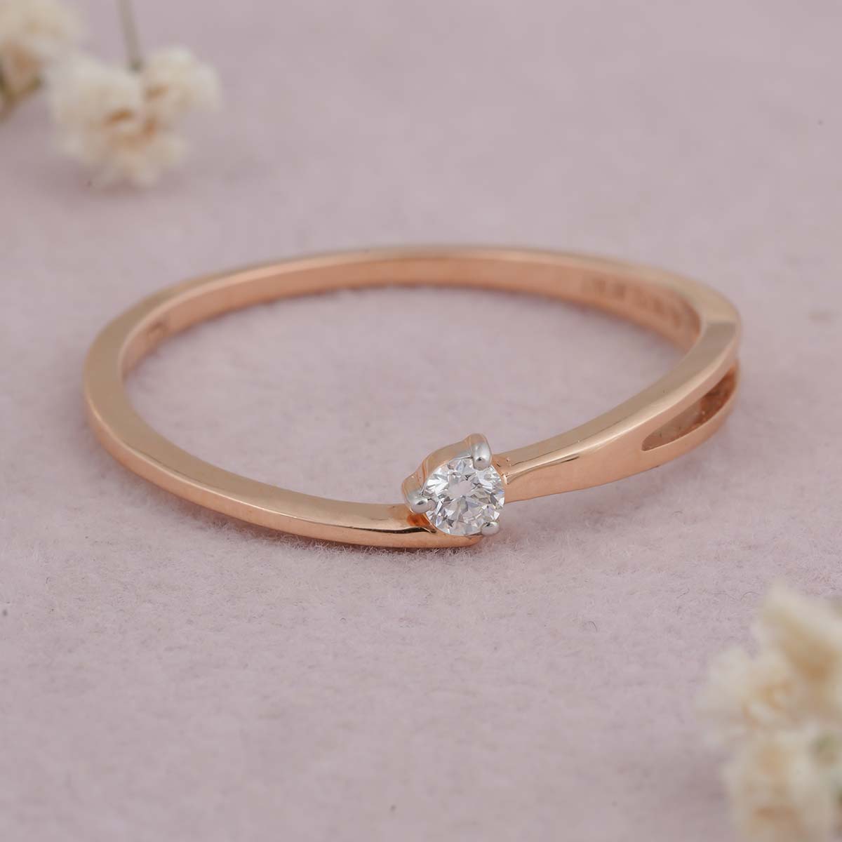 Little Charm Diamond Ring