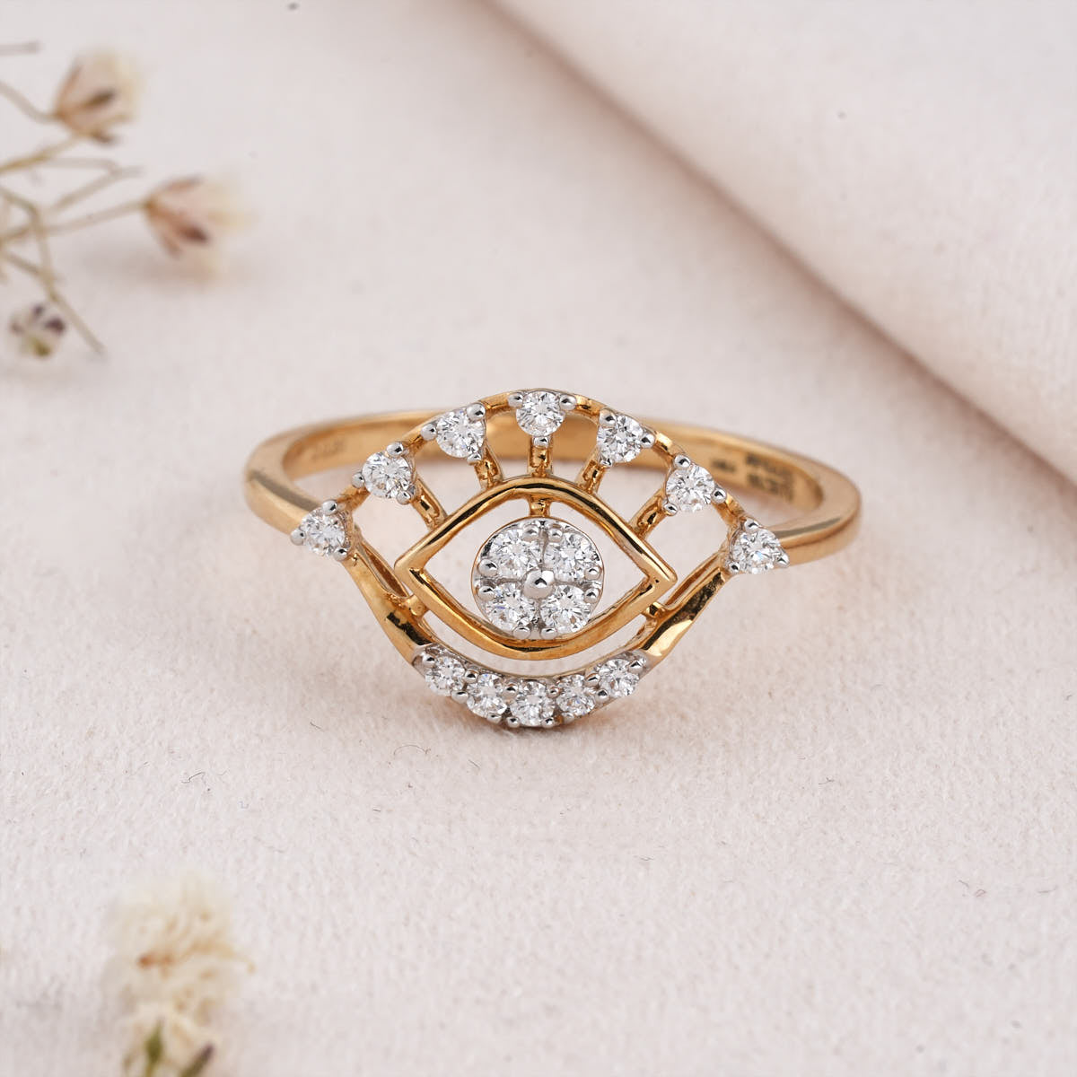 Sparkling Diamond Ring