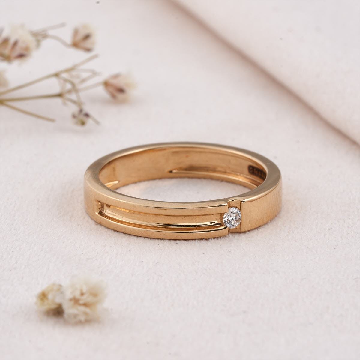 Admirable Diamond Ring