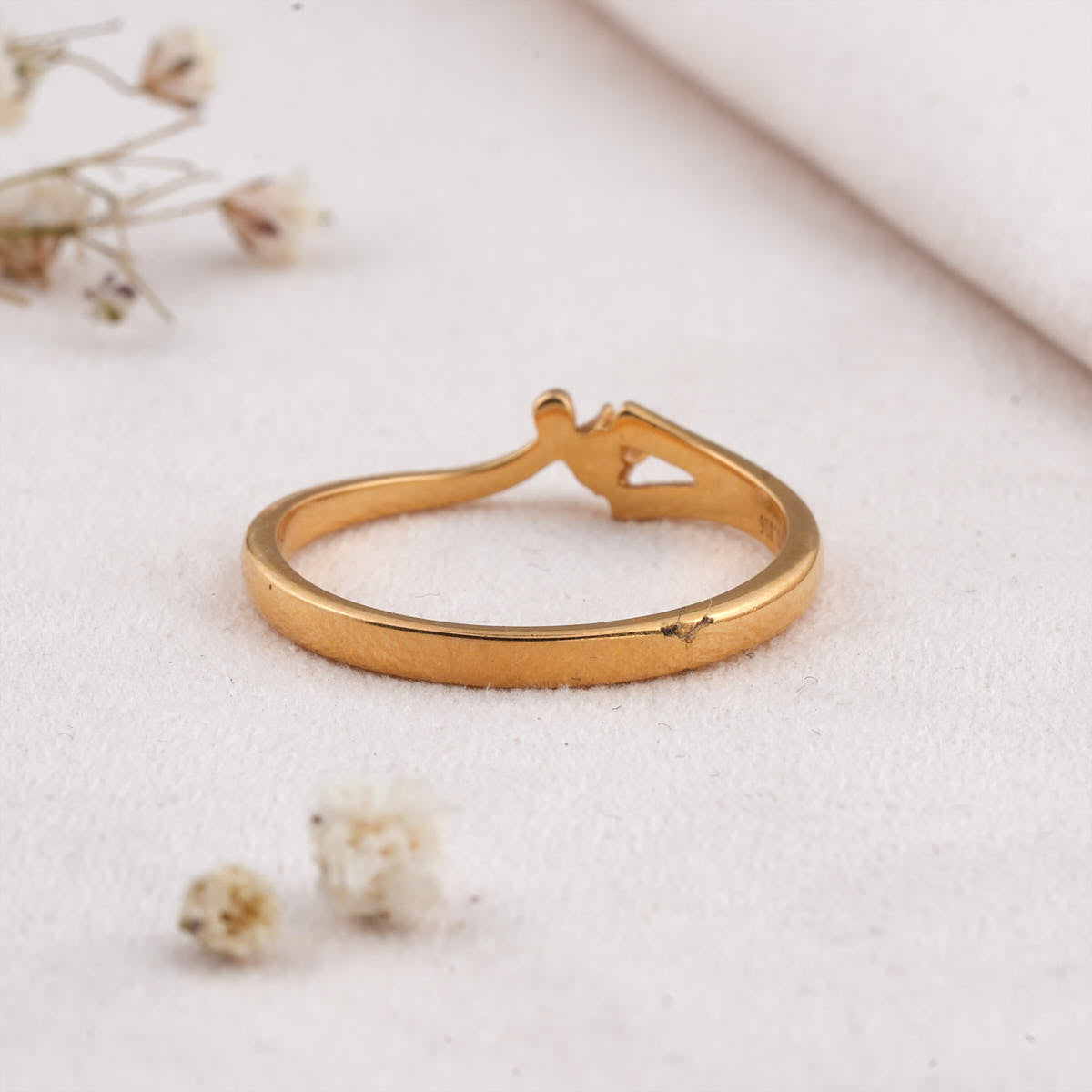 Gleaming Diamond Ring