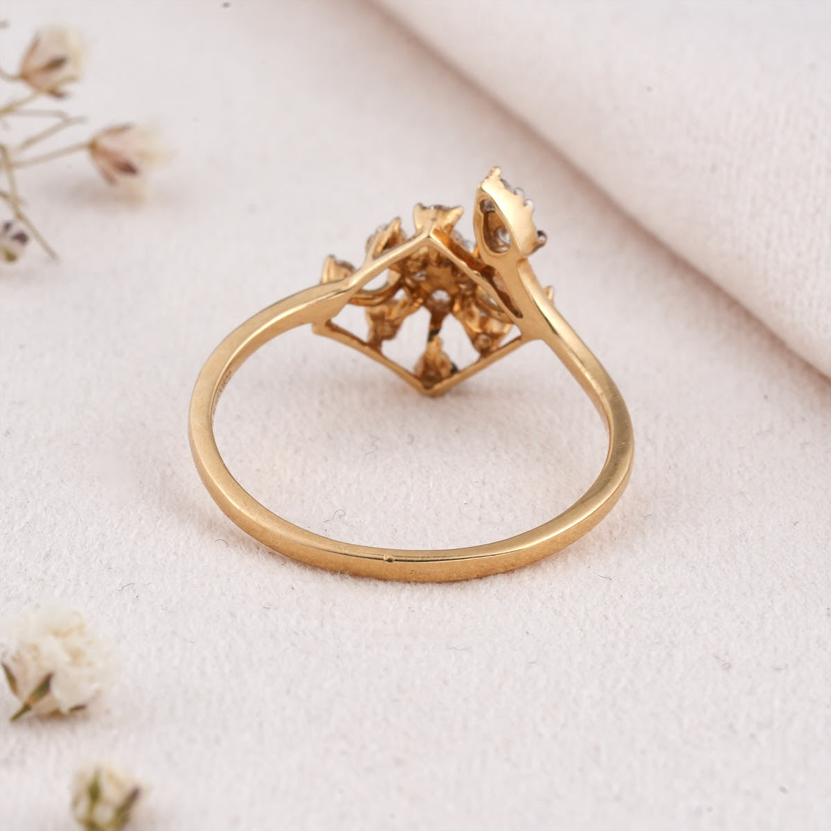 Gleaming Diamond Ring