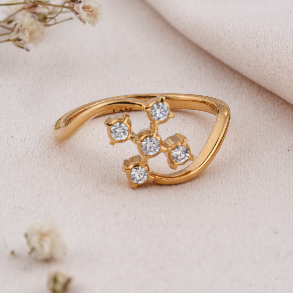 Unique Amaze Diamond Ring