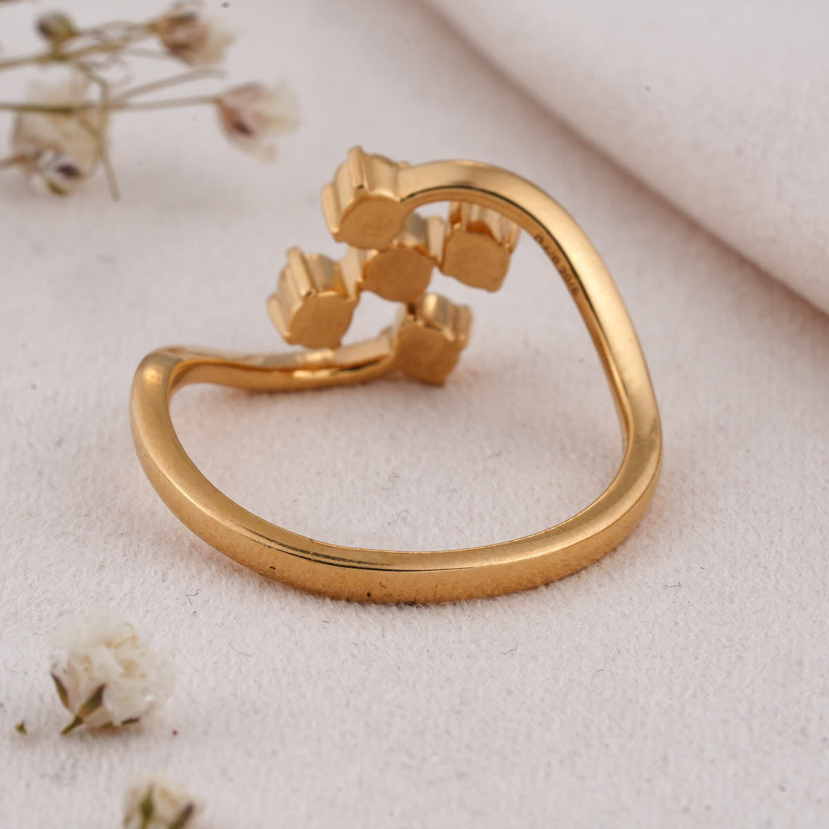 Unique Amaze Diamond Ring