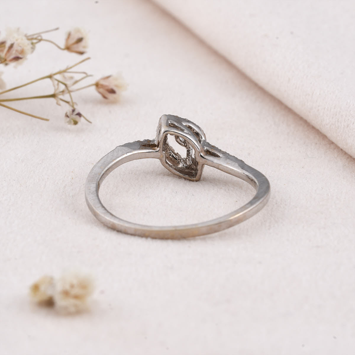 Gleaming Diamond Ring