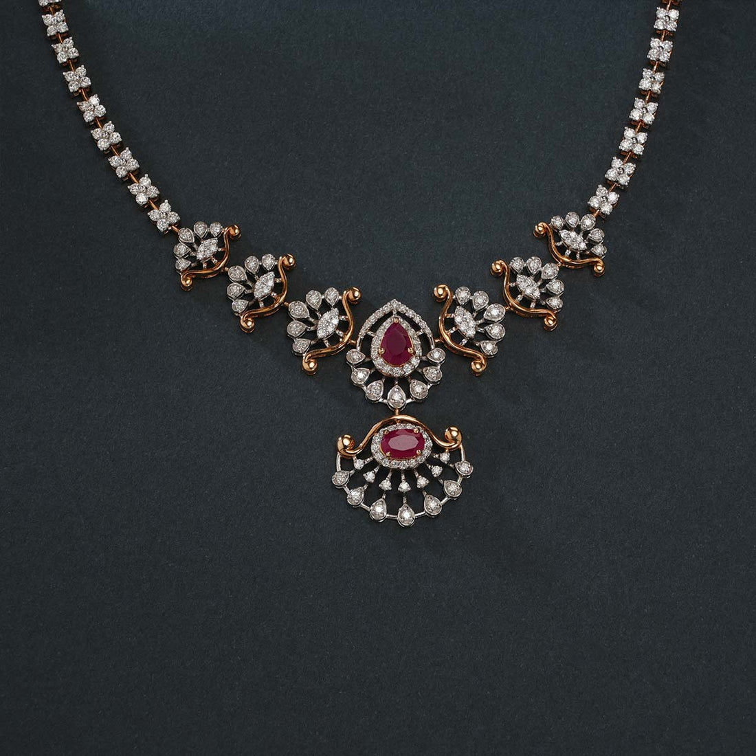 Aswaki Diamond Necklace Set