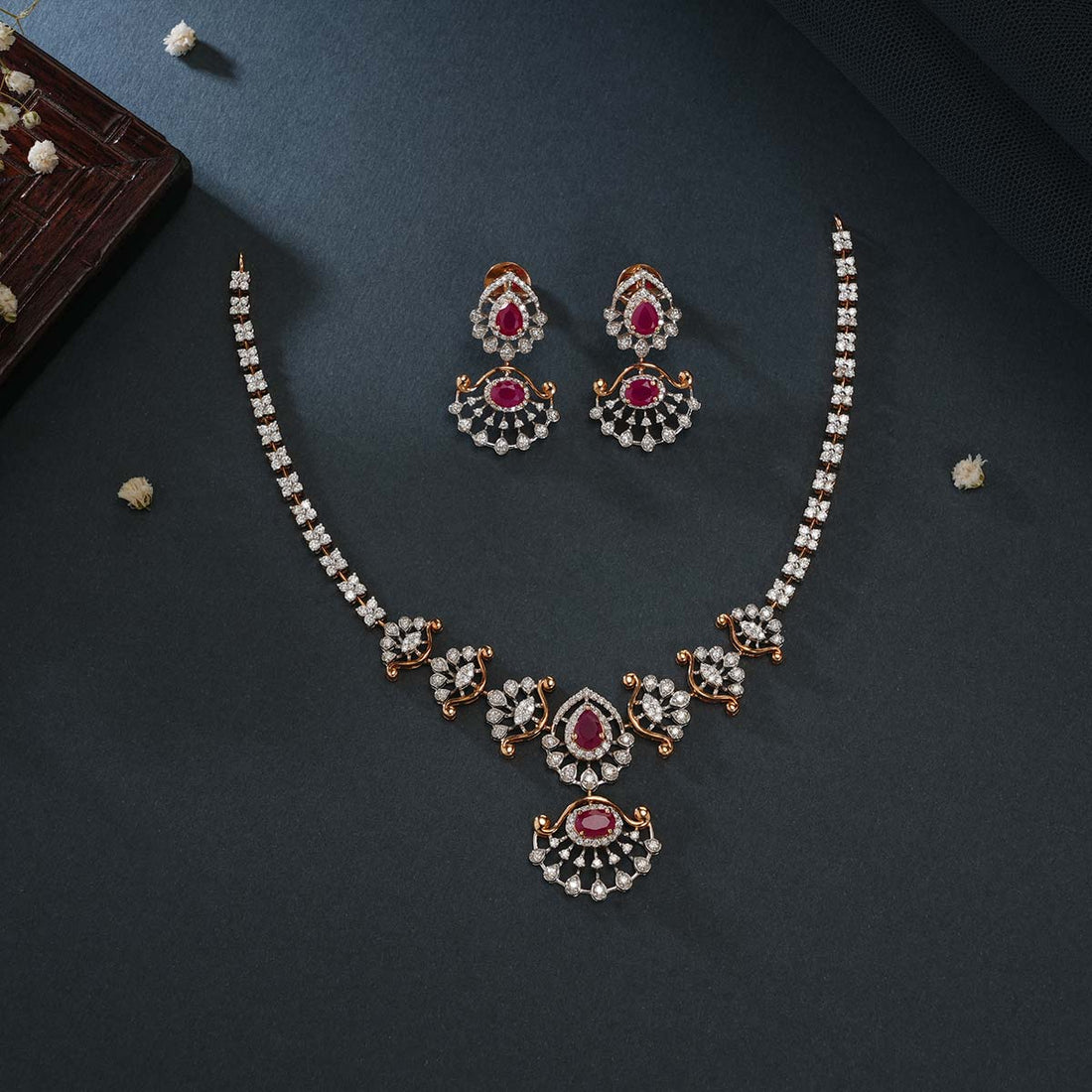 Aswaki Diamond Necklace Set