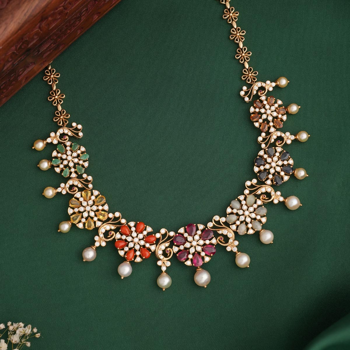 Sparkling Diamond Short Necklace