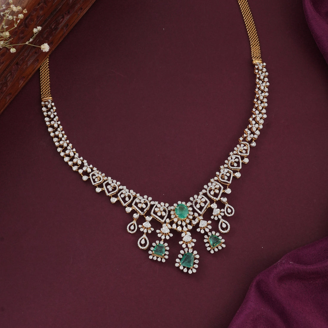 Luxurious Look Diamond Short Necklace