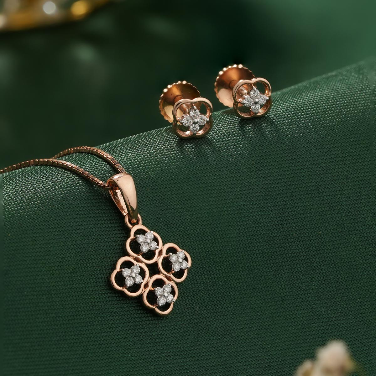 Attractive Diamond Pendant Set