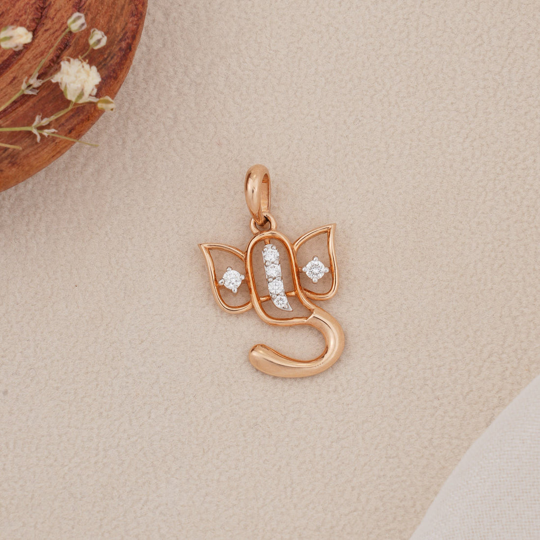 Pretty Look Diamond Pendant