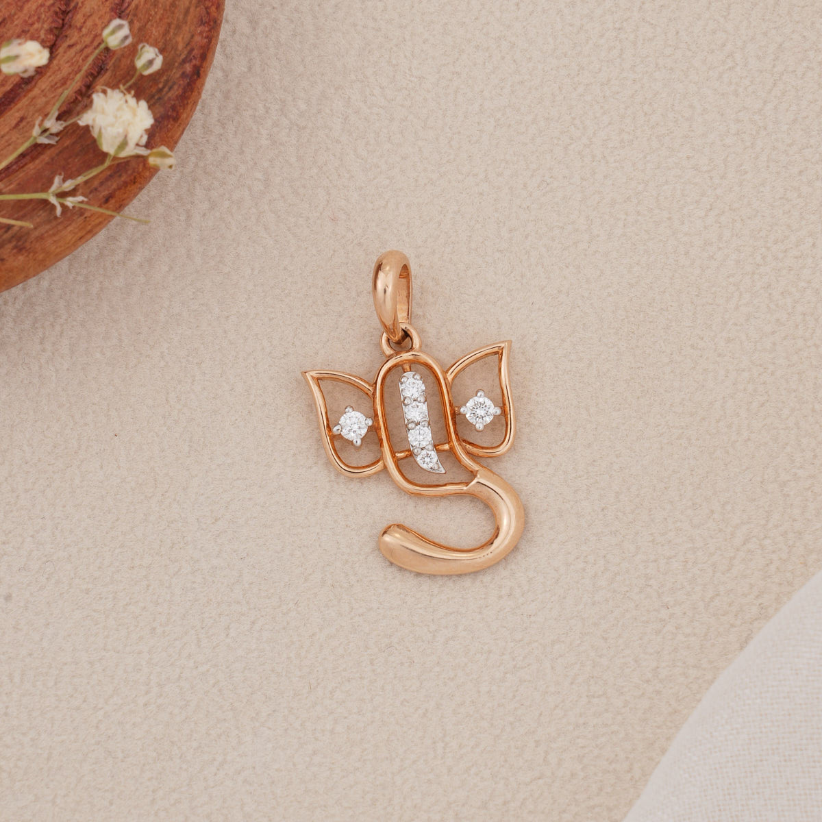 Pretty Look Diamond Pendant