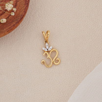 Chic &amp; Dazzle Diamond Pendant