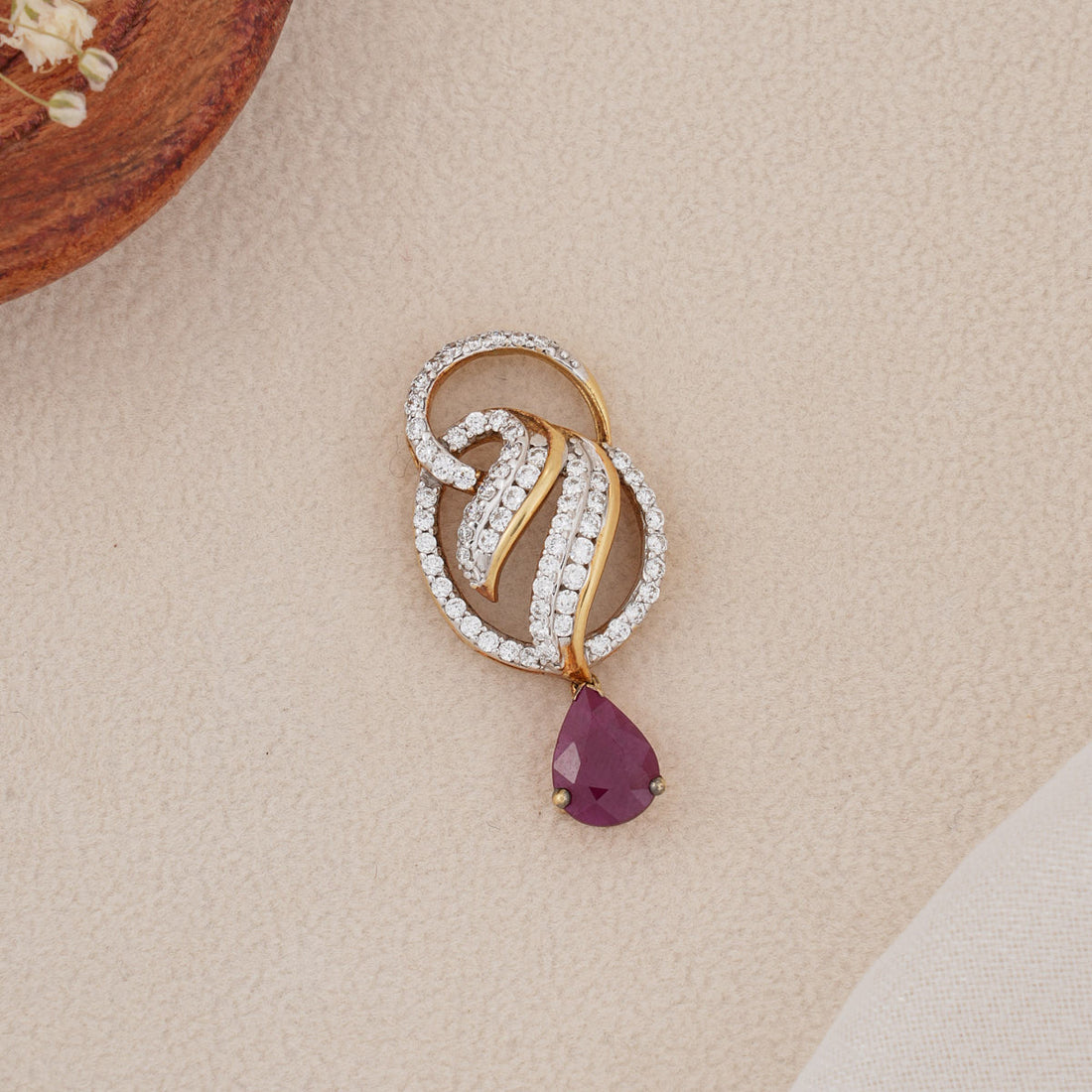 Facinate Diamond Pendant