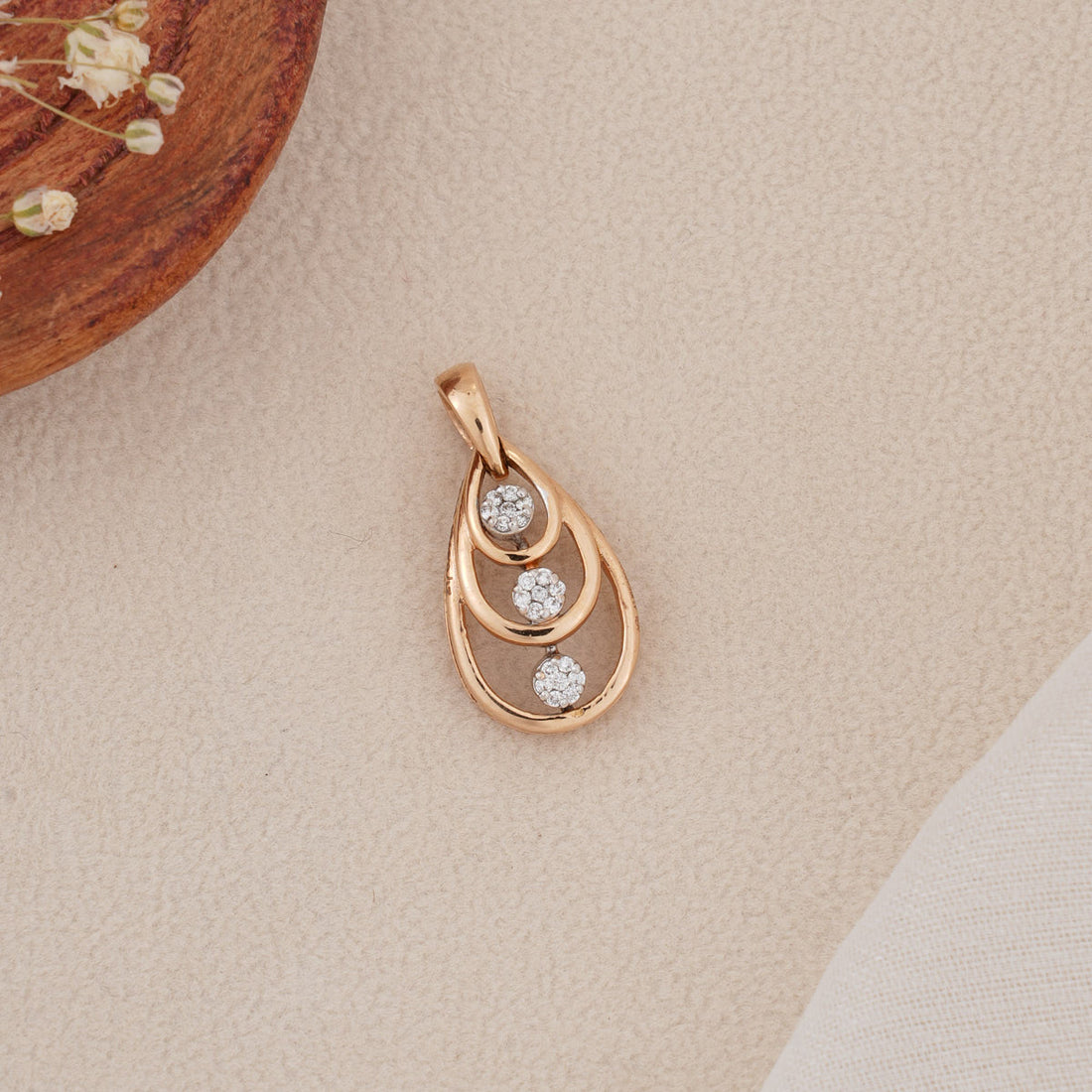 Ivy Glow Diamond Pendant