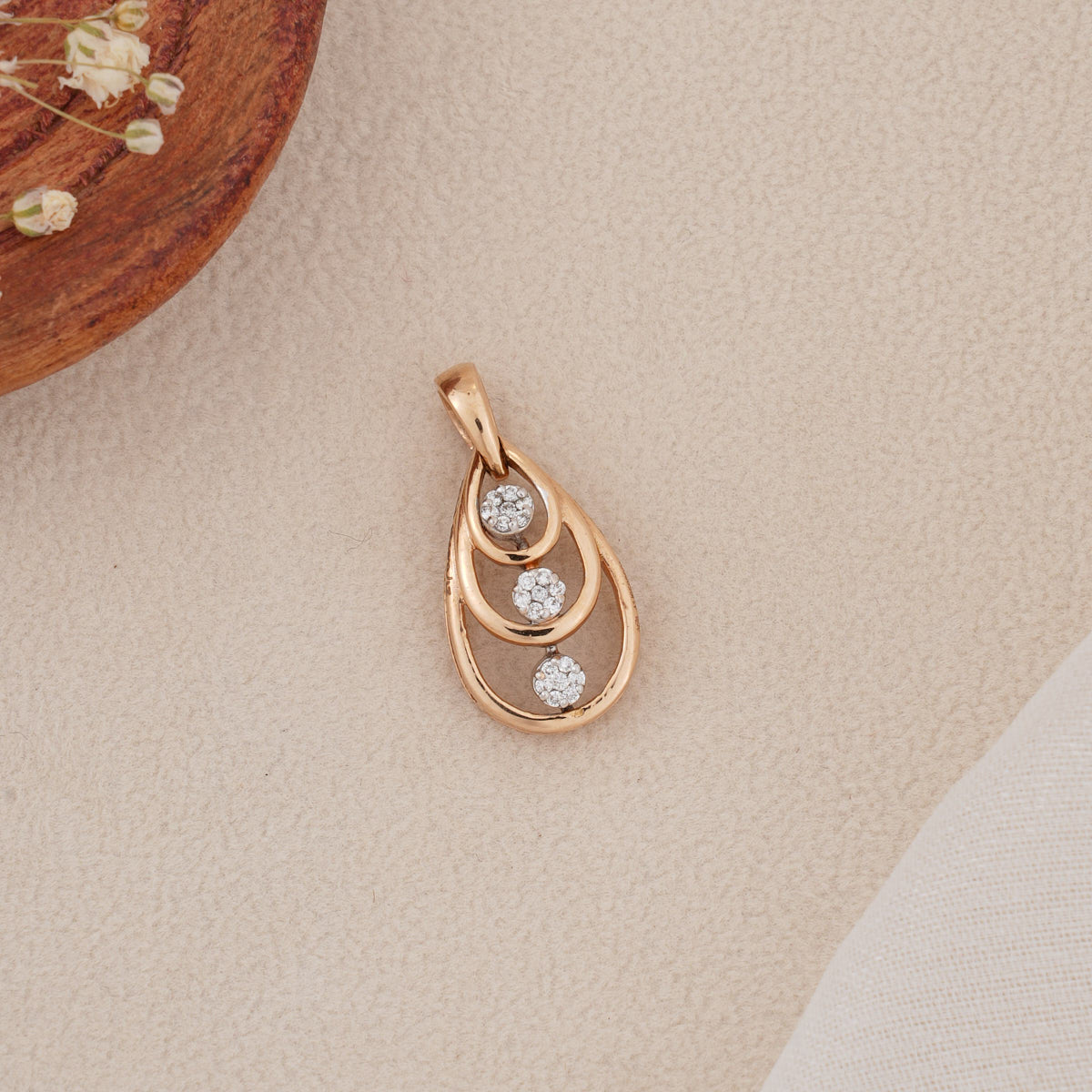 Ivy Glow Diamond Pendant