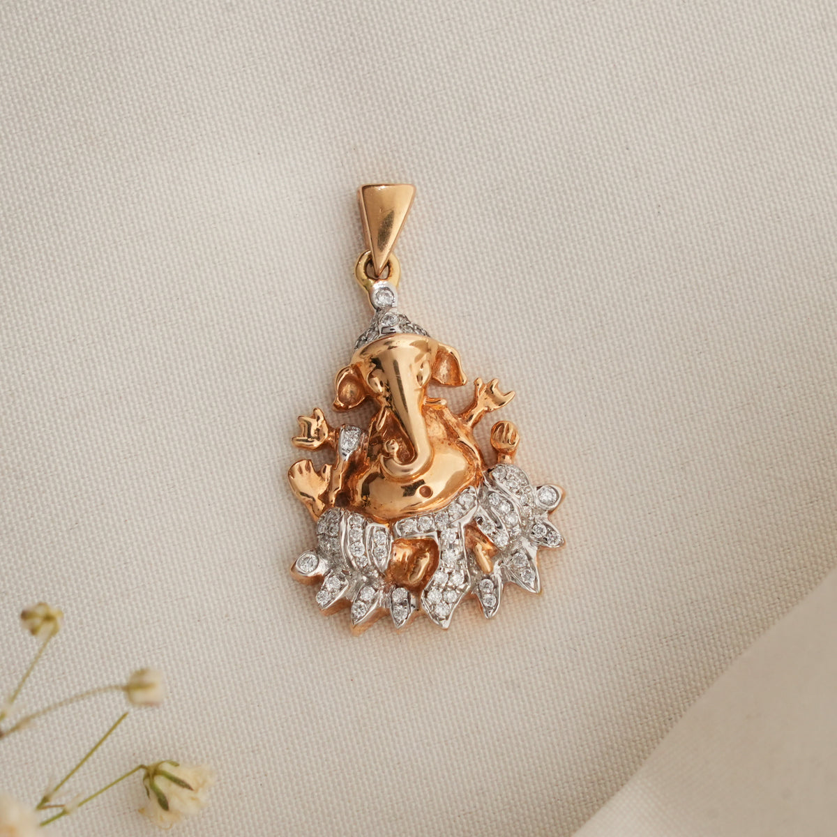 Vinayagar Diamond Pendant