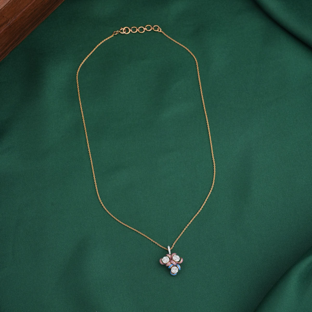 Trendy Diamond Pendant Chain Set