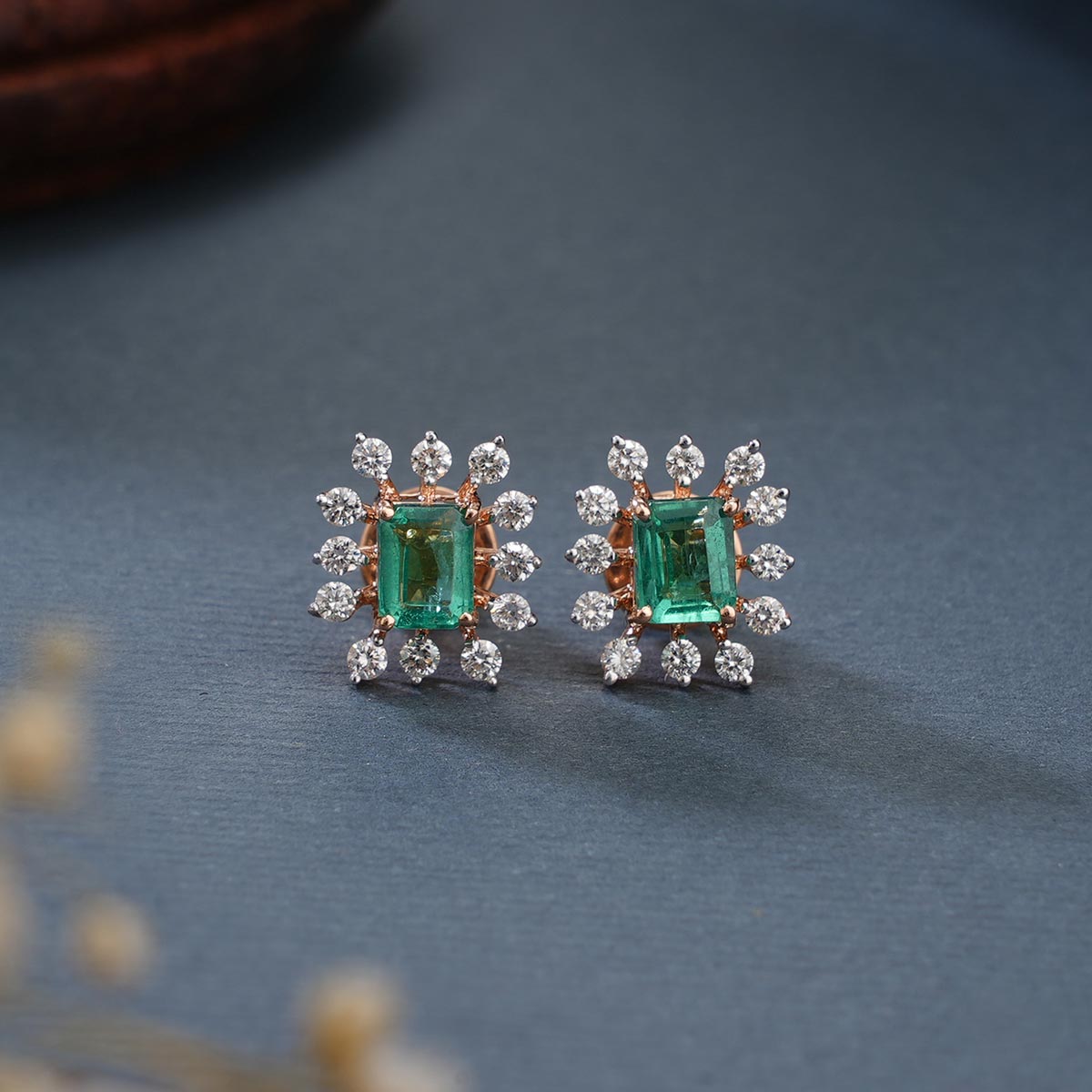 Shine Greenish Stud