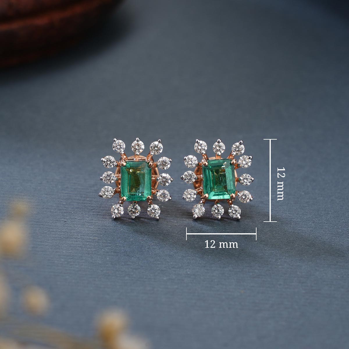 Shine Greenish Stud