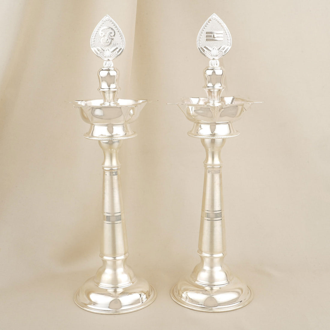 Silver Vel Pair Lamp