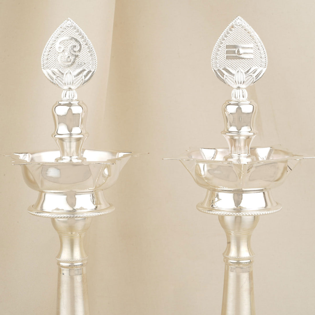 Silver Vel Pair Lamp