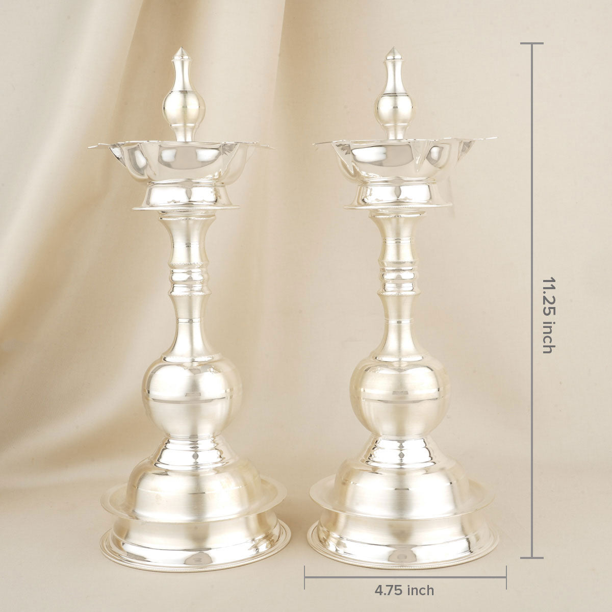 Silver Kadasal Mokku Pair Lamp – Sri Vasavi Thanga Maaligai