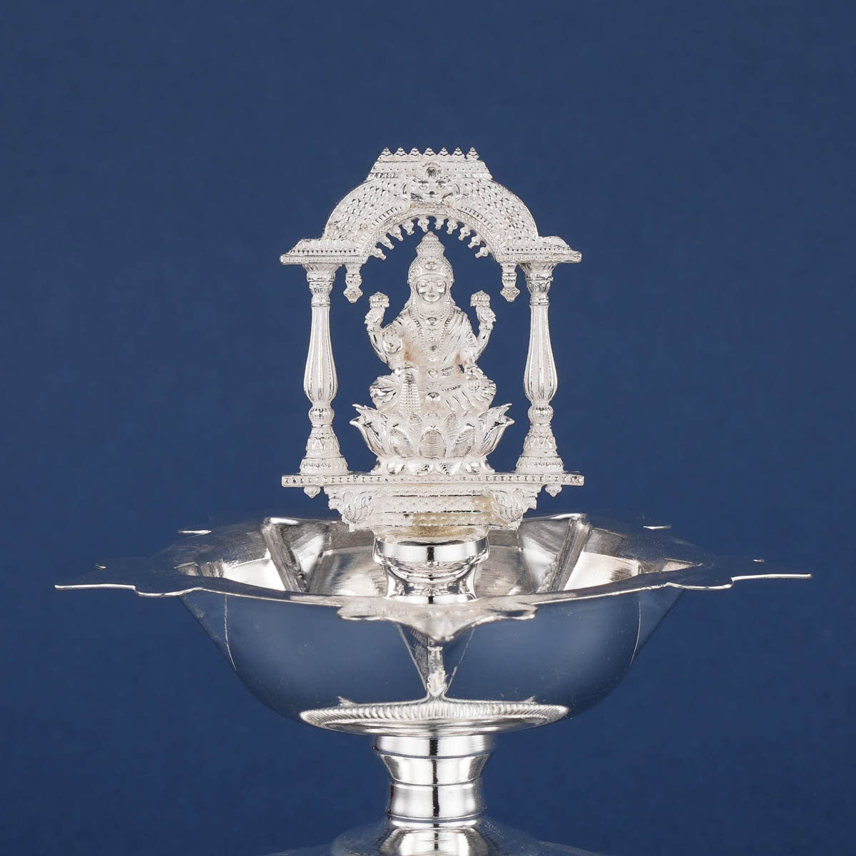 Enhancing Silver Lamp