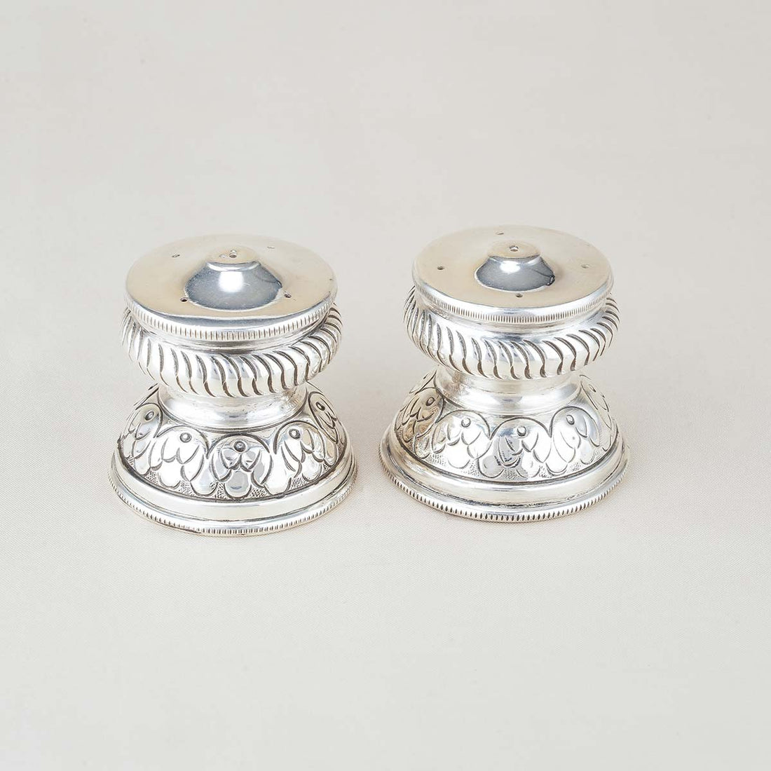 Silver Bathistand