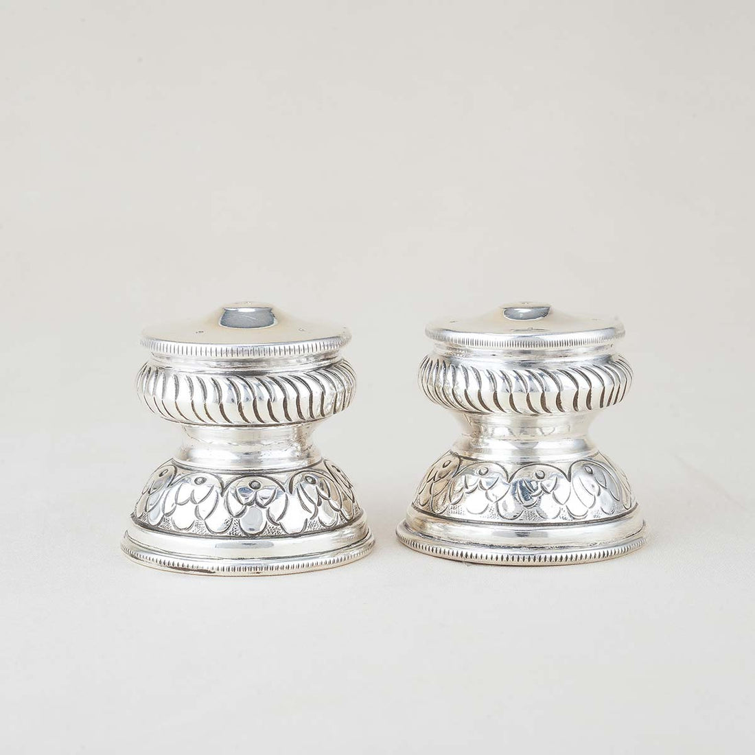 Silver Bathistand