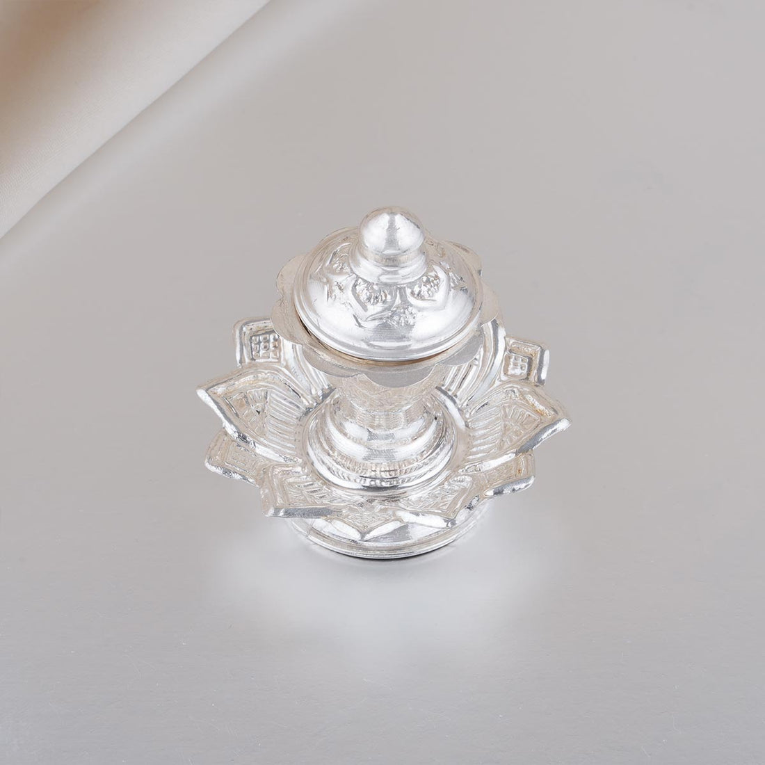 Silver Kungumachimil