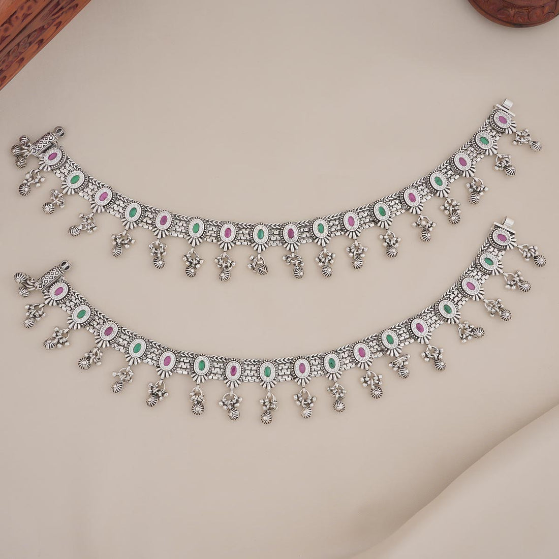 Stunning Look Antique Anklet