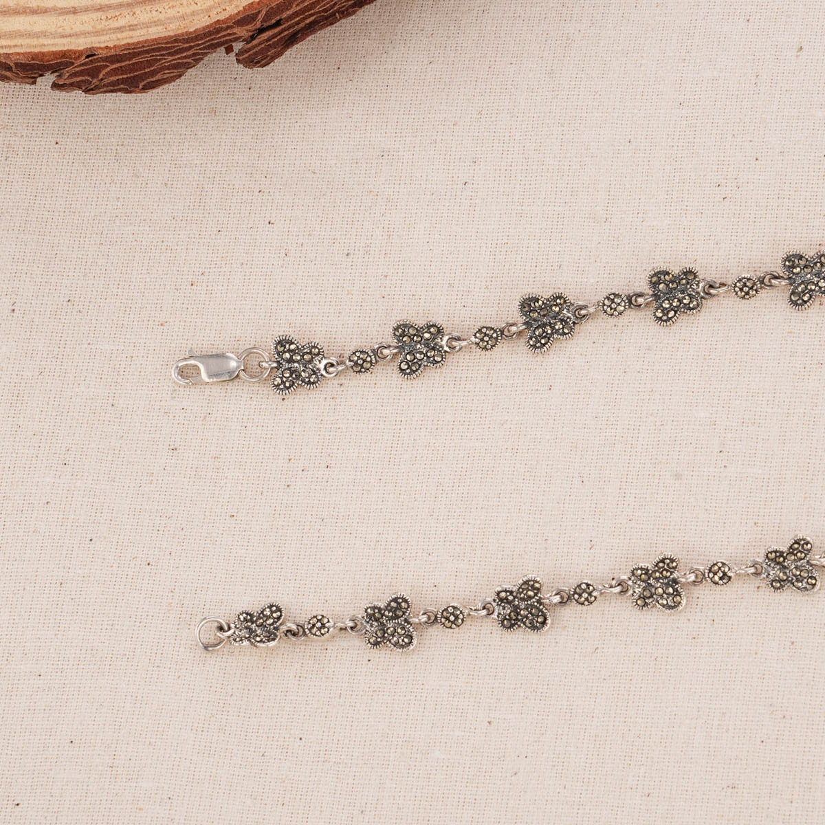 Classique Glow Antique Anklet